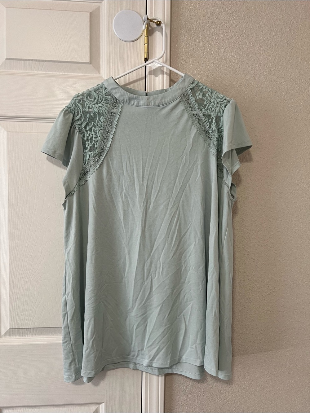 Torrid Lace Shoulder Flutter Sleeve Blouse Sage Green Mint Size 3